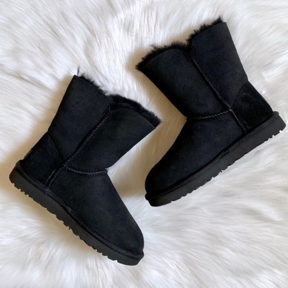 UGG Black Bailey Button II Boots - Picture 3 of 8